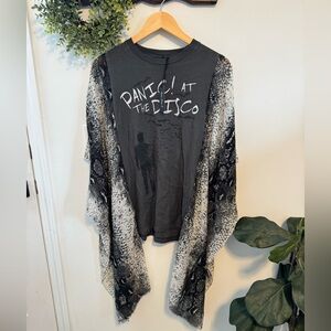 Custom Panic at the Disco Graphic Tee with Snake Print Kimono Batwing Sleeves